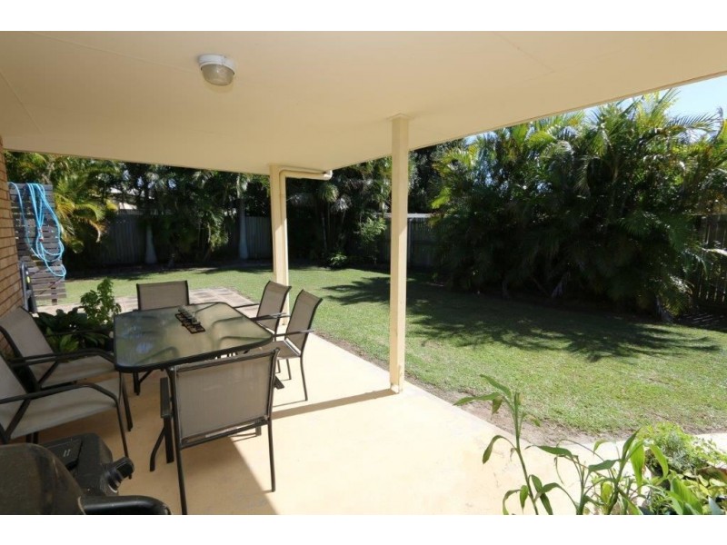 49 Seaforth St, Sandstone Point QLD 4511