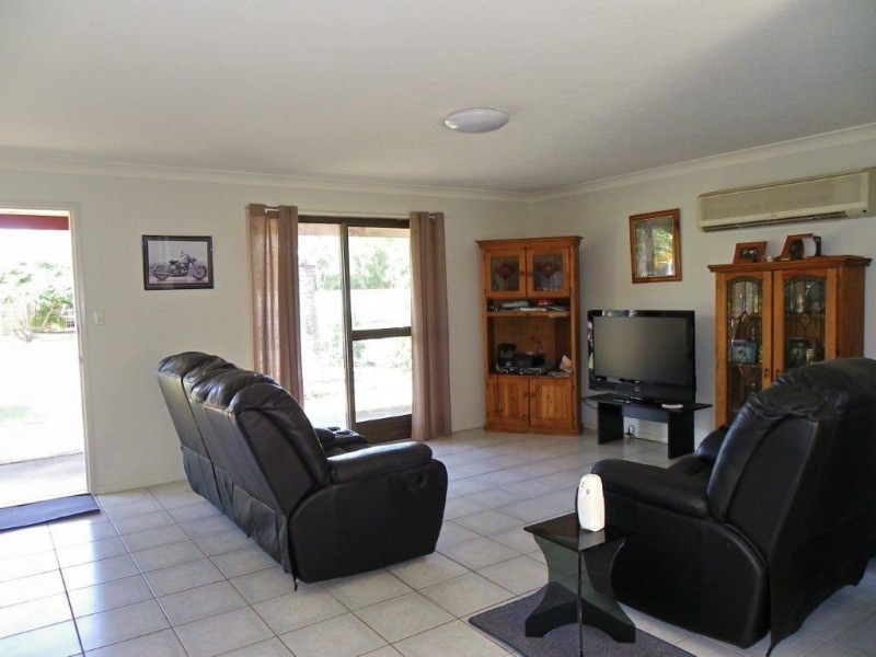 9 Hawaii Crescent, Banksia Beach QLD 4507