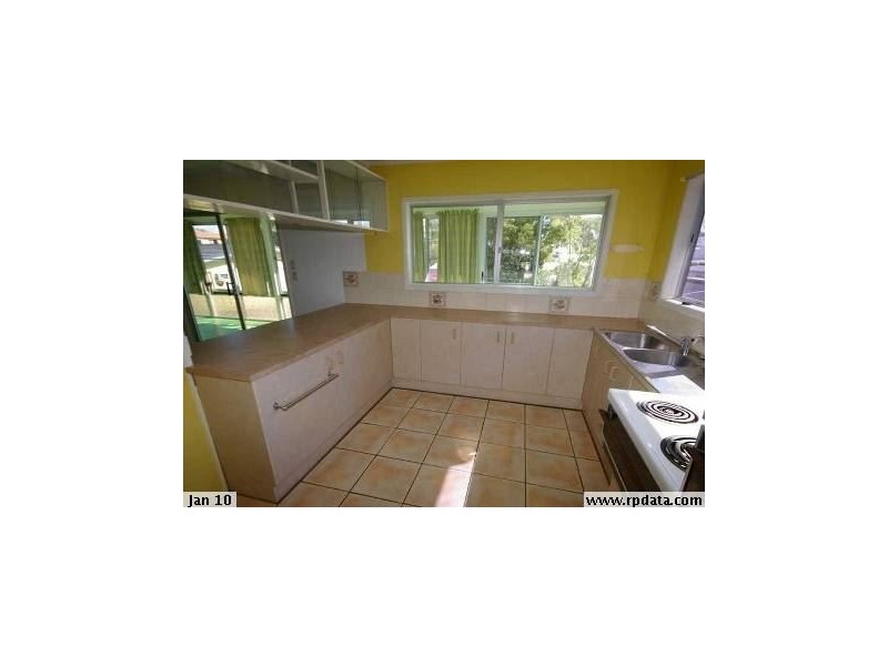 28 Winston Drive, Bongaree QLD 4507