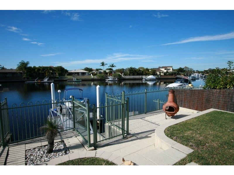 1/19 Bowsprit Cr, Banksia Beach QLD 4507