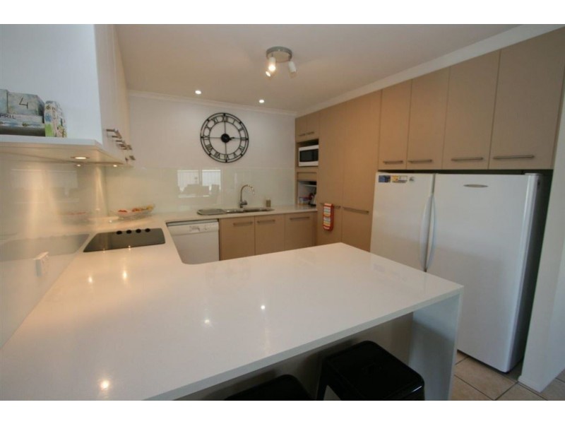 1/19 Bowsprit Cr, Banksia Beach QLD 4507