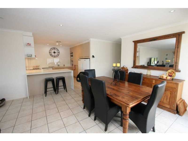 1/19 Bowsprit Cr, Banksia Beach QLD 4507
