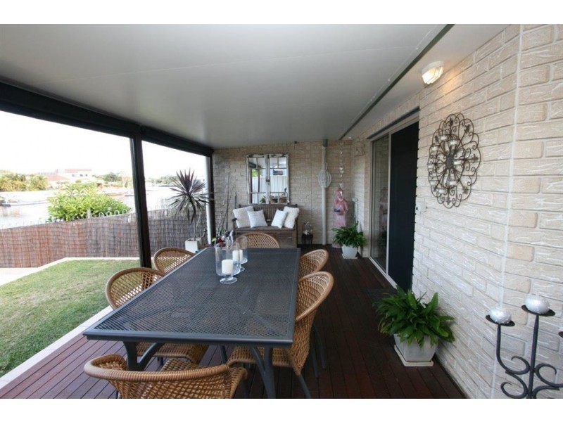 1/19 Bowsprit Cr, Banksia Beach QLD 4507