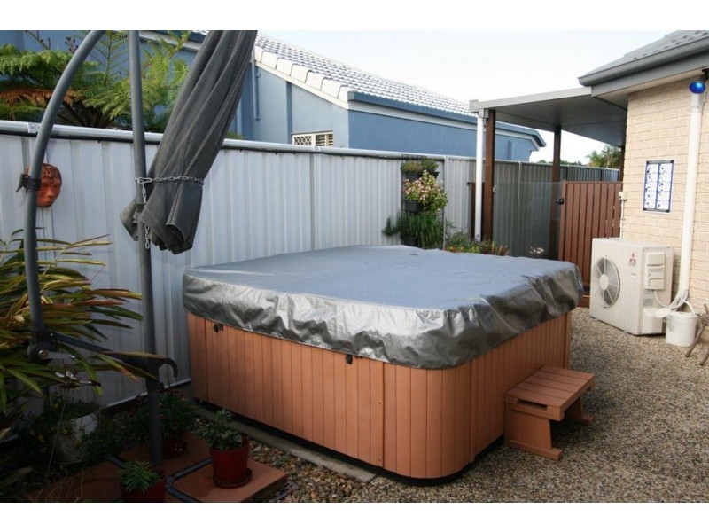 1/19 Bowsprit Cr, Banksia Beach QLD 4507
