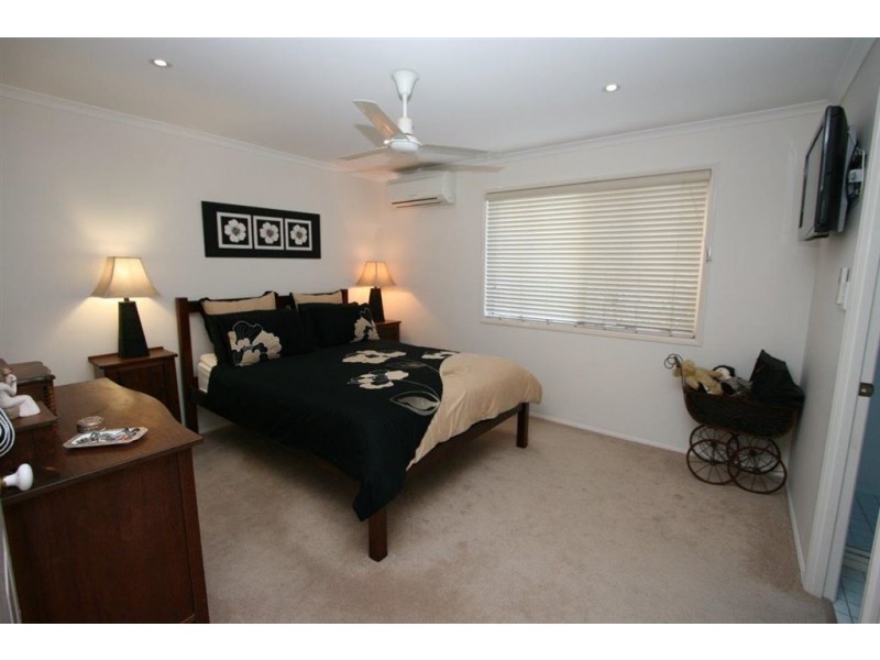1/19 Bowsprit Cr, Banksia Beach QLD 4507