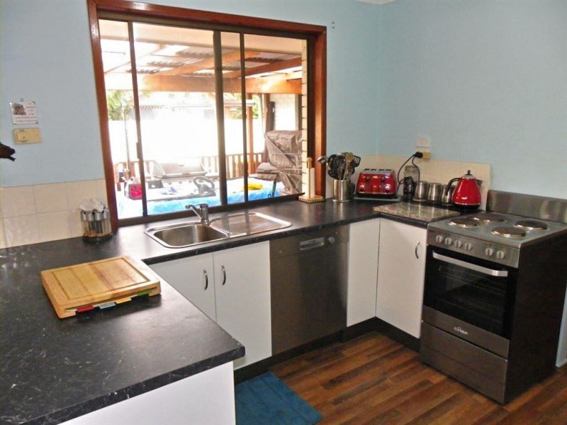 16 Hawaii Cres, Banksia Beach QLD 4507