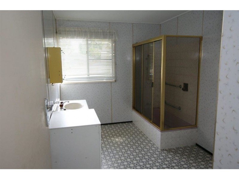 88 Ningi Esp, Ningi QLD 4511