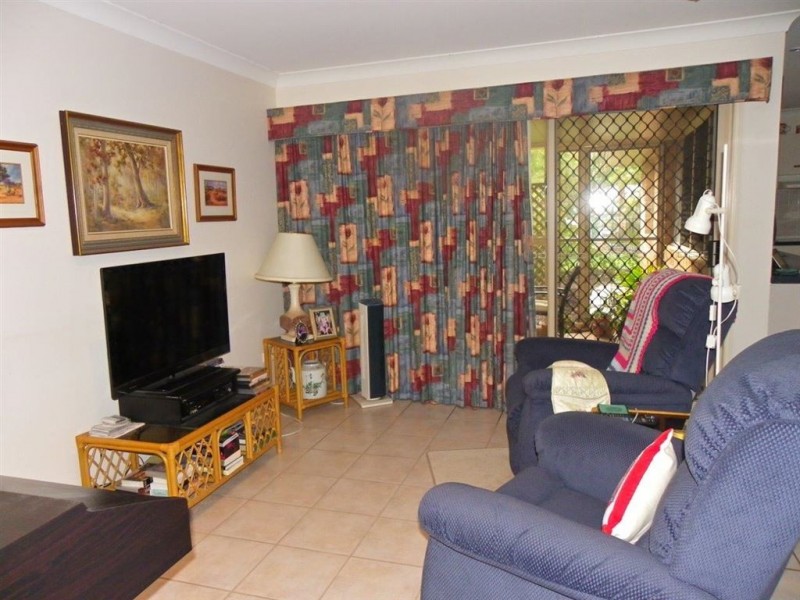27 Flamingo Dr, Banksia Beach QLD 4507