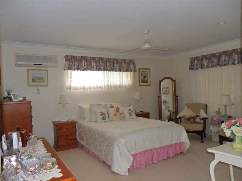 27 Flamingo Dr, Banksia Beach QLD 4507