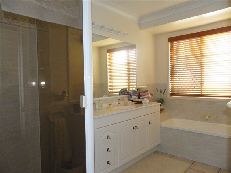27 Flamingo Dr, Banksia Beach QLD 4507