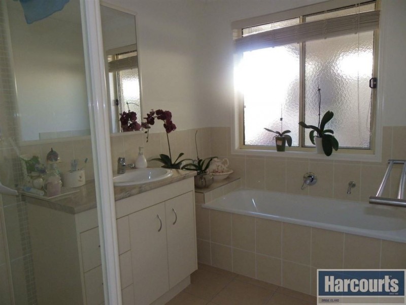 66 Kangaroo Ave, Bongaree QLD 4507