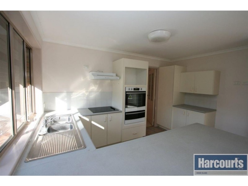 77 Lachlan Crescent, Sandstone Point QLD 4511