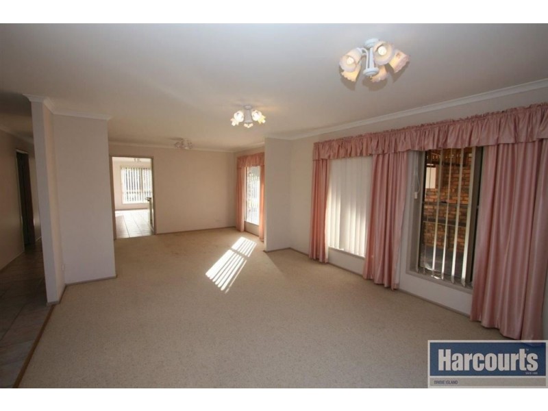 77 Lachlan Crescent, Sandstone Point QLD 4511