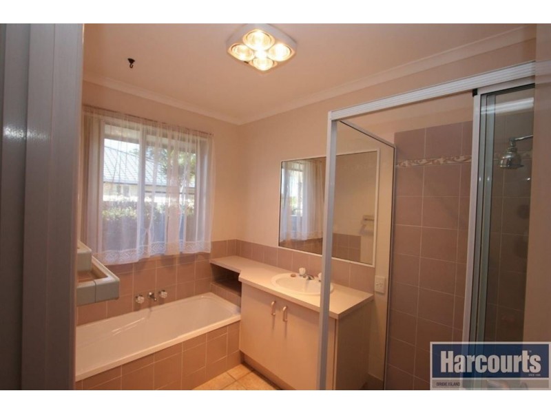 77 Lachlan Crescent, Sandstone Point QLD 4511