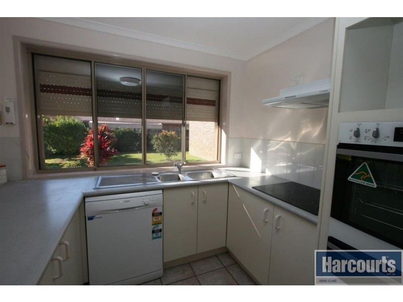 77 Lachlan Crescent, Sandstone Point QLD 4511