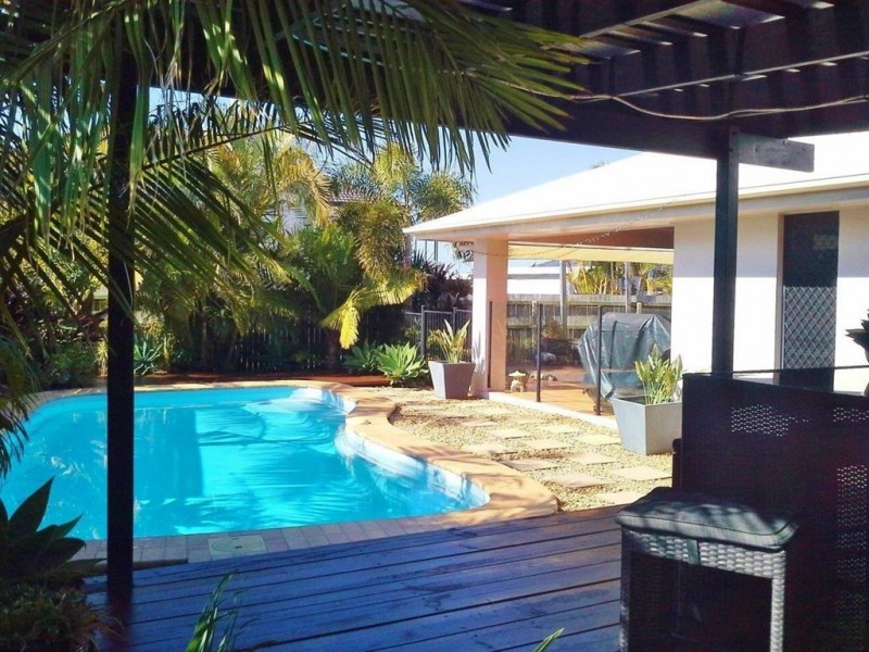 4 Wategoes Street, Sandstone Point QLD 4511