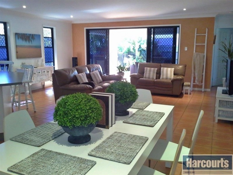 4 Wategoes Street, Sandstone Point QLD 4511