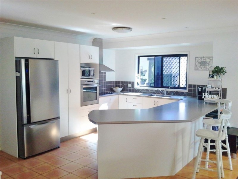 4 Wategoes Street, Sandstone Point QLD 4511