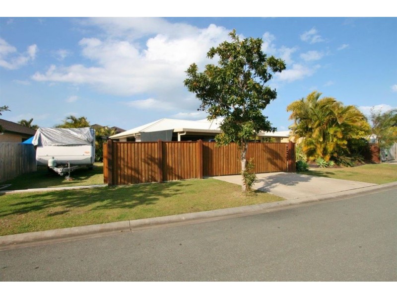 4 Wategoes Street, Sandstone Point QLD 4511