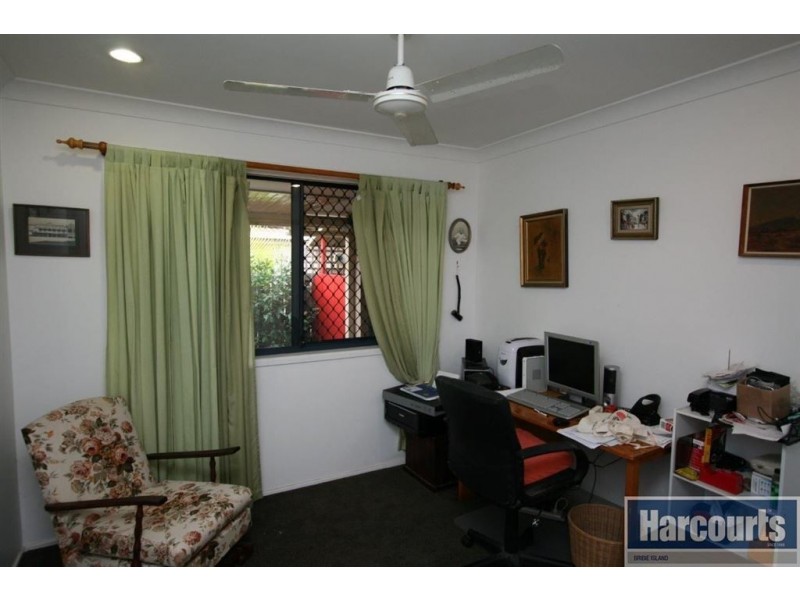 25 Reeders St, Sandstone Point QLD 4511