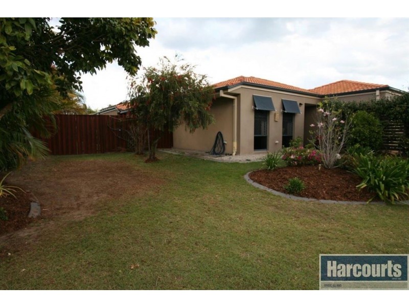 25 Reeders St, Sandstone Point QLD 4511