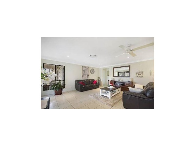 15 Sandheath Pl, Ningi QLD 4511