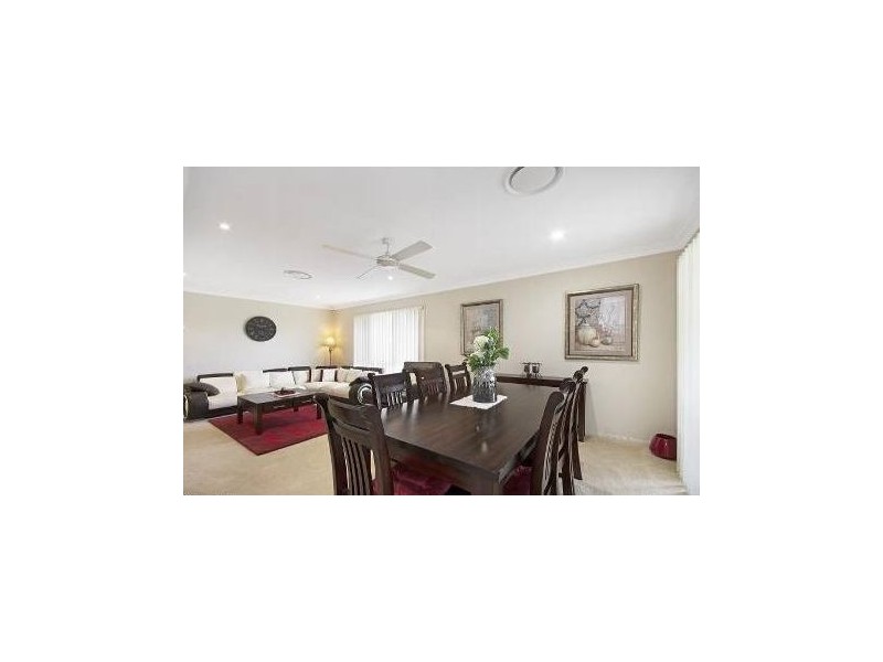 15 Sandheath Pl, Ningi QLD 4511