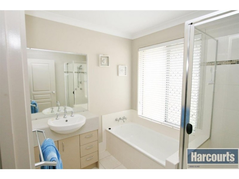 25 Barklya Cr, Bongaree QLD 4507