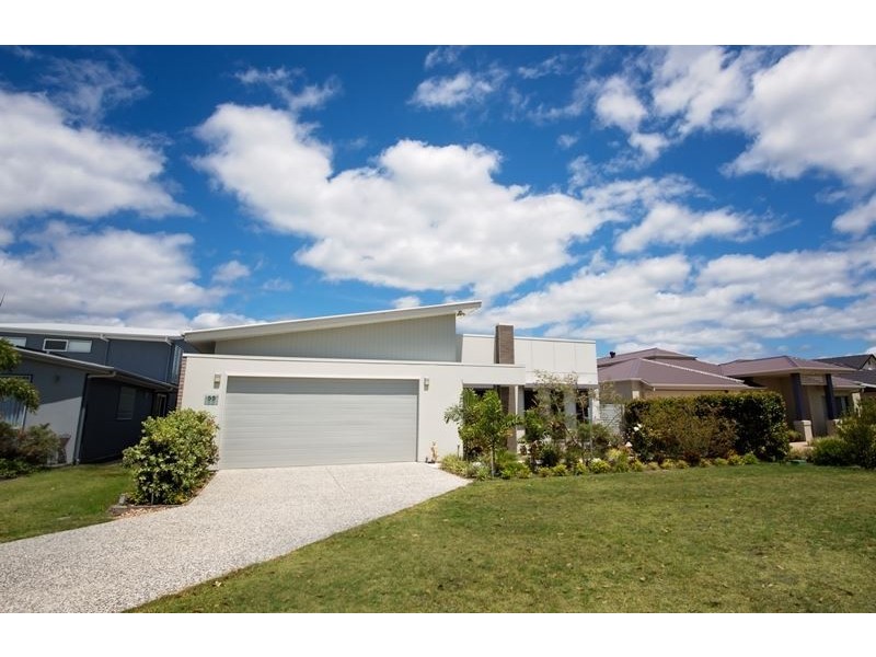 55 Dunebean Dr, Banksia Beach QLD 4507