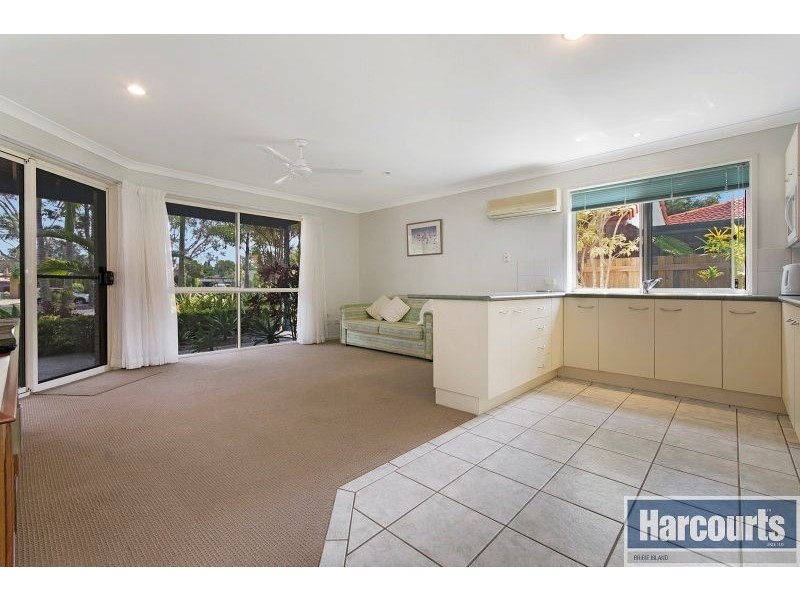 17 Eagle Ct, Banksia Beach QLD 4507