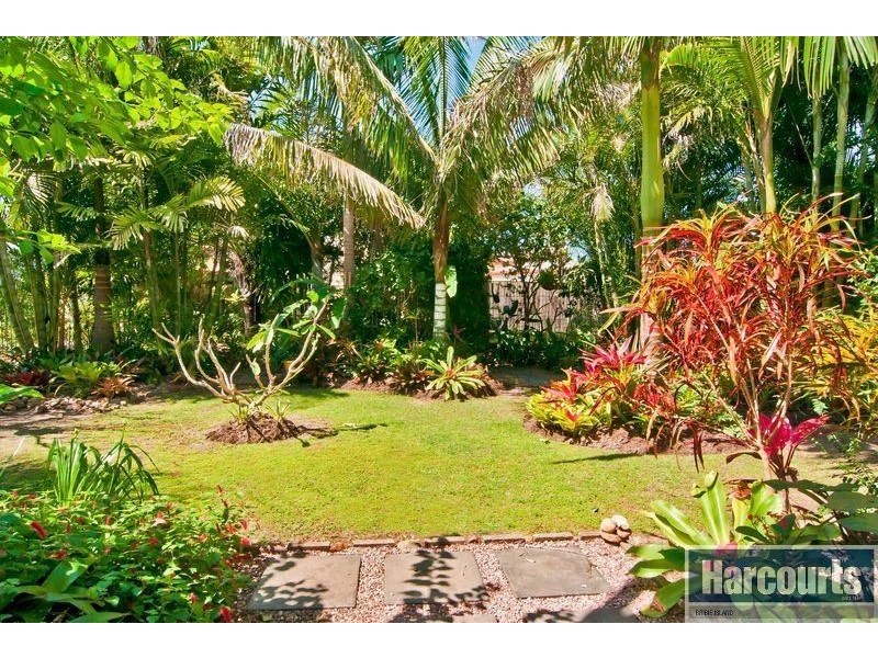 17 Eagle Ct, Banksia Beach QLD 4507