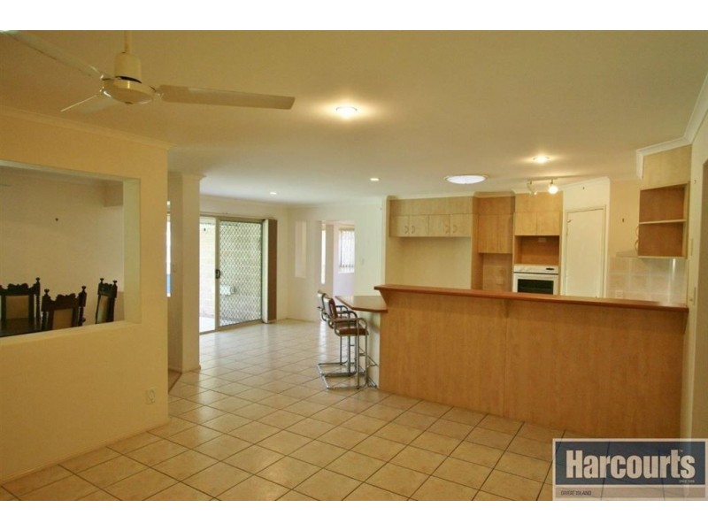 18 Scarborough Crt, Sandstone Point QLD 4511