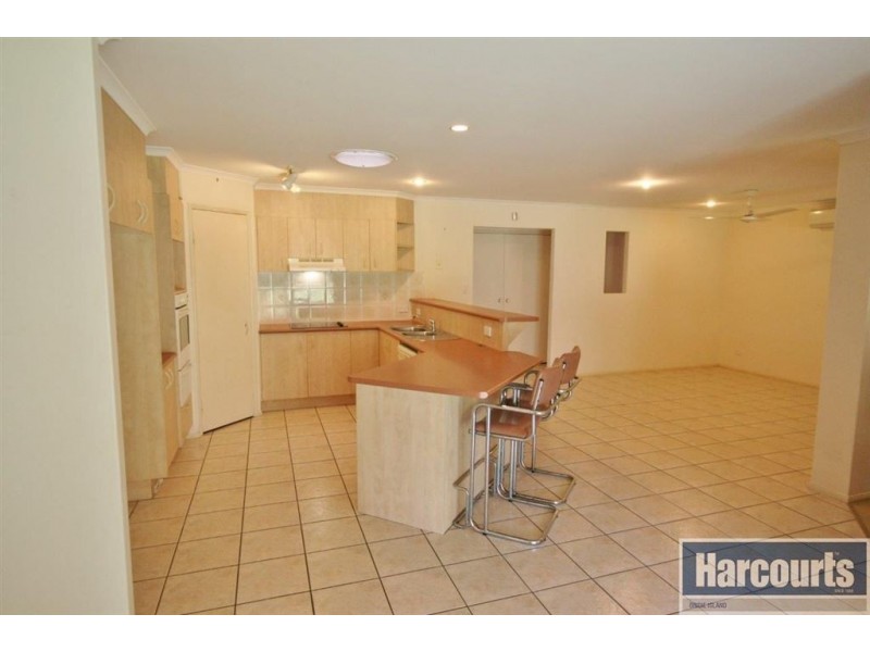18 Scarborough Crt, Sandstone Point QLD 4511