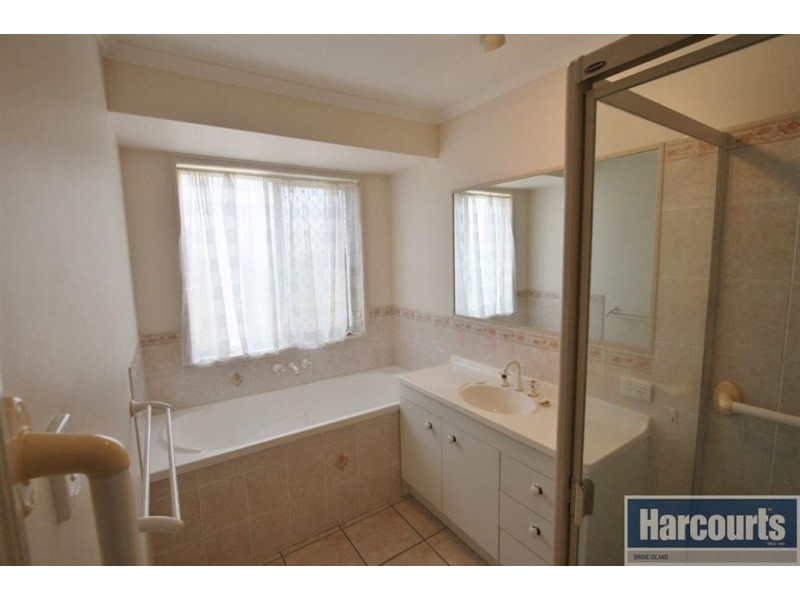 18 Scarborough Crt, Sandstone Point QLD 4511