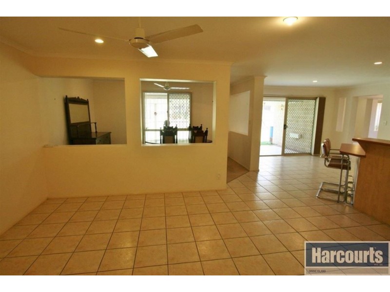 18 Scarborough Crt, Sandstone Point QLD 4511