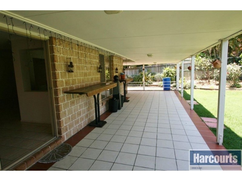 18 Scarborough Crt, Sandstone Point QLD 4511