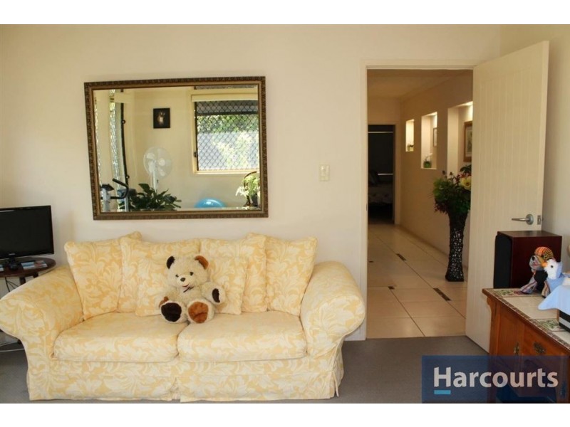 9 Treefrog St, Ningi QLD 4511