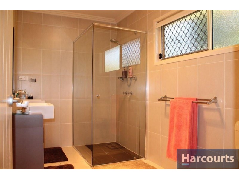 9 Treefrog St, Ningi QLD 4511