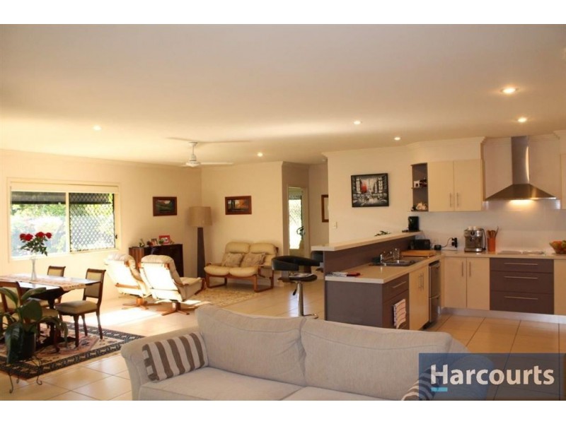 9 Treefrog St, Ningi QLD 4511