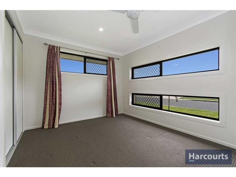 16 Sinclair Place, Ningi QLD 4511