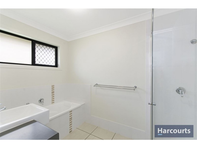 16 Sinclair Place, Ningi QLD 4511