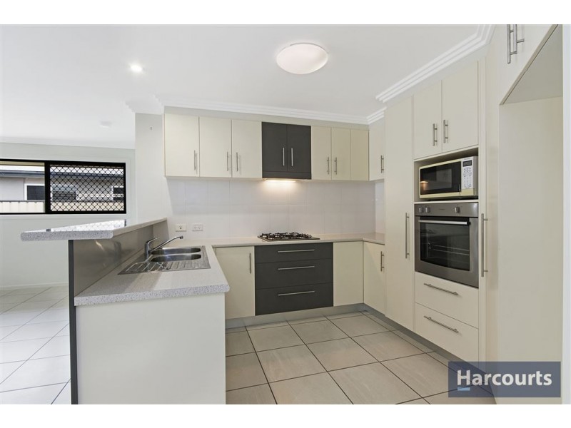 16 Sinclair Place, Ningi QLD 4511