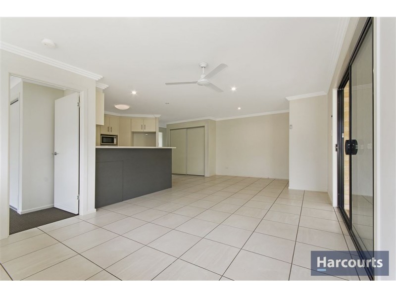 16 Sinclair Place, Ningi QLD 4511