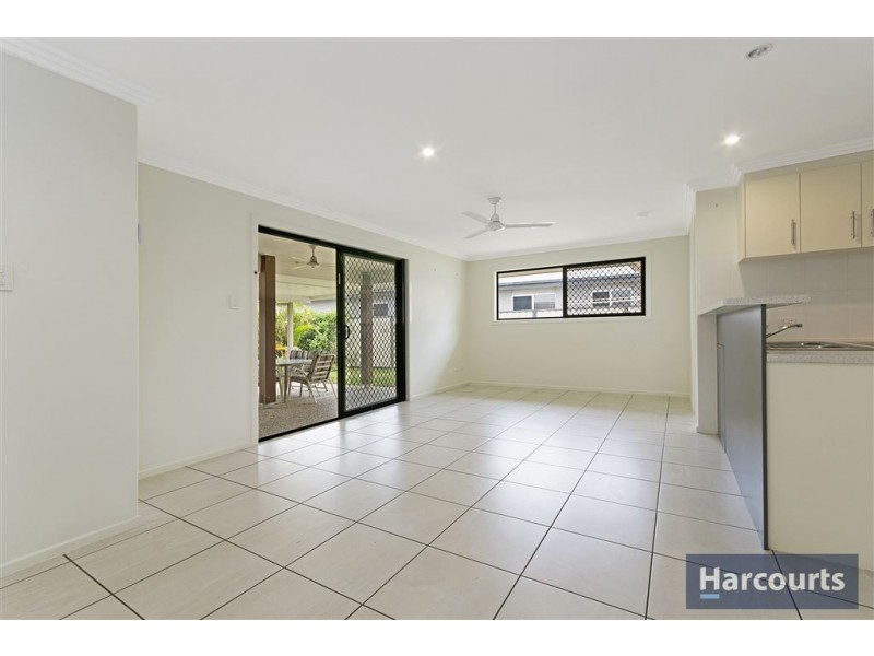 16 Sinclair Place, Ningi QLD 4511