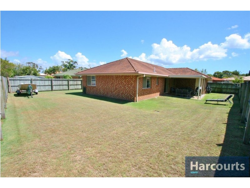 8 Smout Crt, Sandstone Point QLD 4511