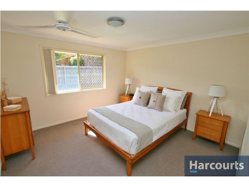 8 Smout Crt, Sandstone Point QLD 4511