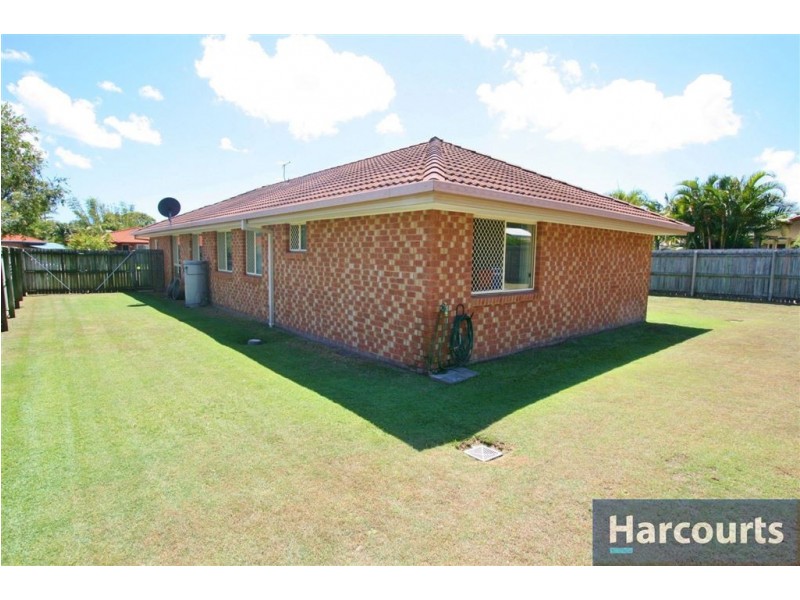 8 Smout Crt, Sandstone Point QLD 4511