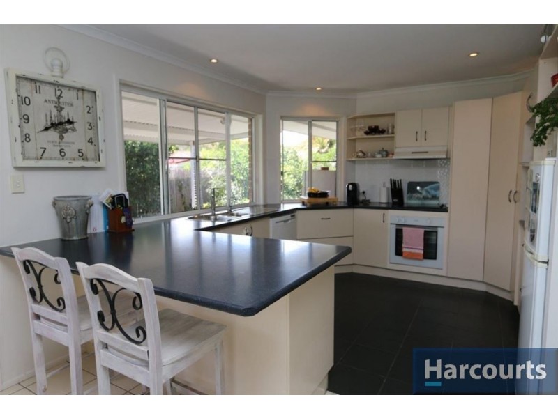 9 Keith Ct, Sandstone Point QLD 4511