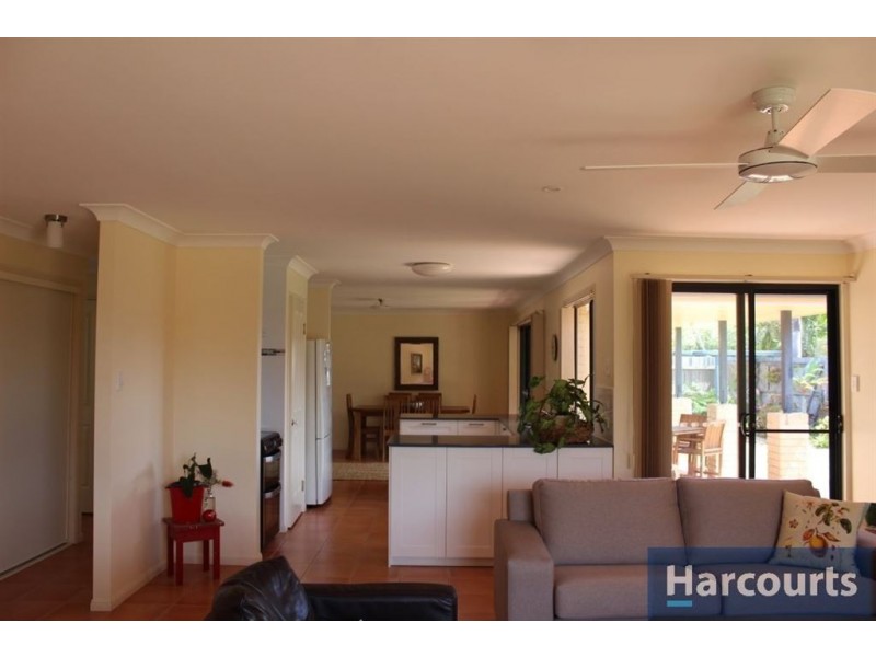 17 Mossman Way, Sandstone Point QLD 4511