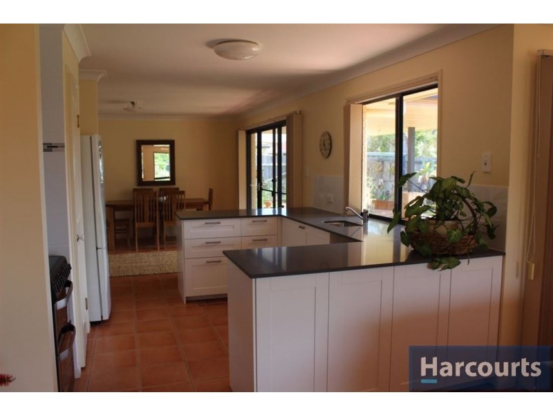 17 Mossman Way, Sandstone Point QLD 4511